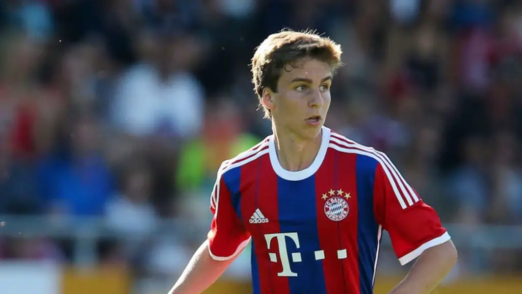 Gaudino vistiendo la camiseta del Bayern. Foto: falso9blog.com
