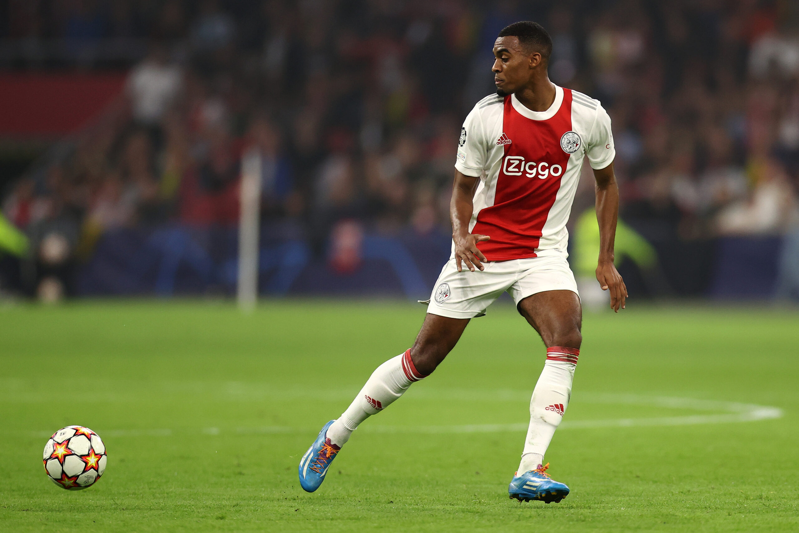 Bayern se interesa en Ryan Gravenberch. Foto: Getty Images.