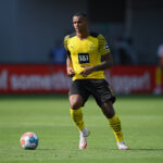 Borussia Dortmund no descarta vender a Manuel Akanji. Foto: Getty Images.