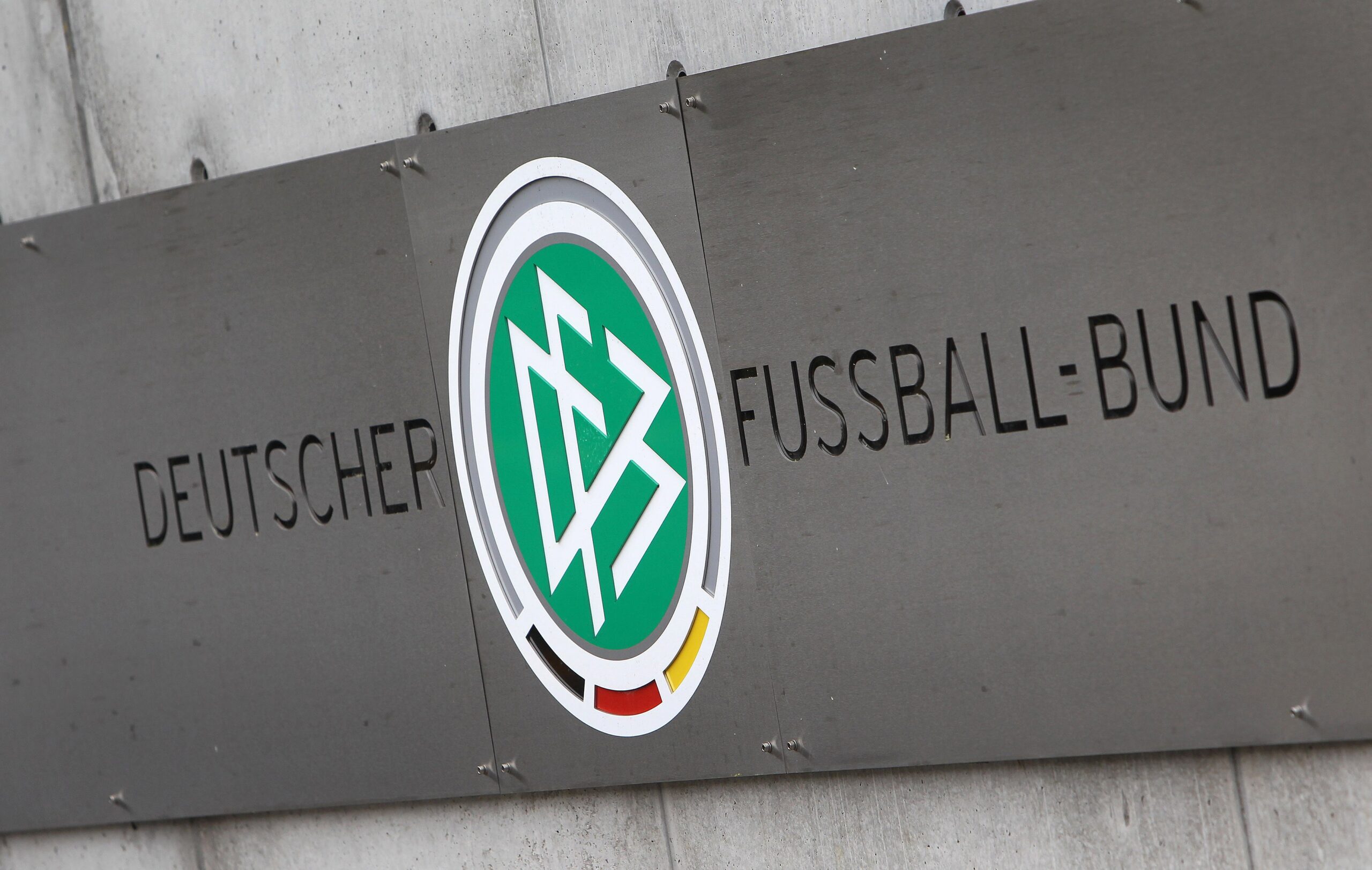 La DFB vuelve a sufrir un registro por un posible delito de un antiguo funcionario. Foto: Getty Images