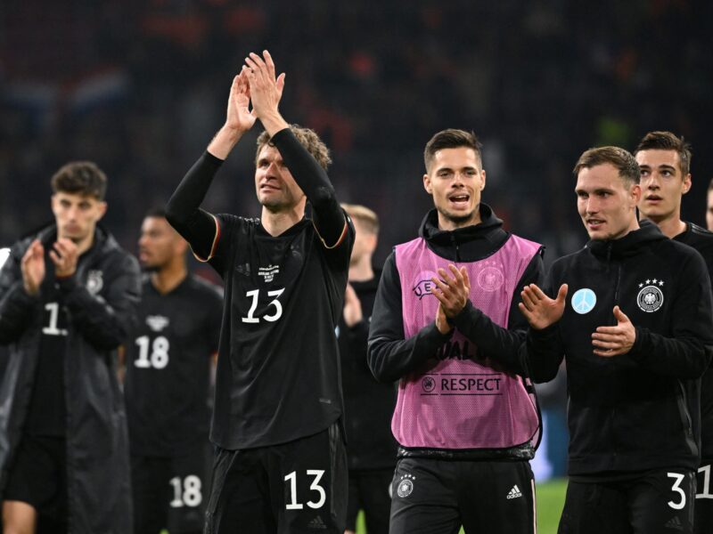 La selección alemana genera dudas en el empate contra Países Bajos
