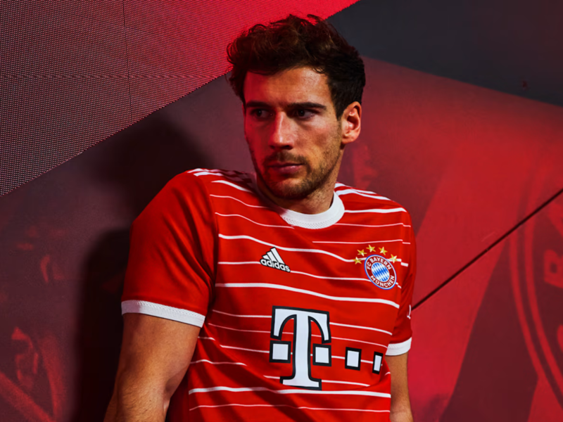 El FC Bayern vuelve a sorprender con el diseño de su camiseta para la temporada 22/23. Foto: Web oficial FC Bayern