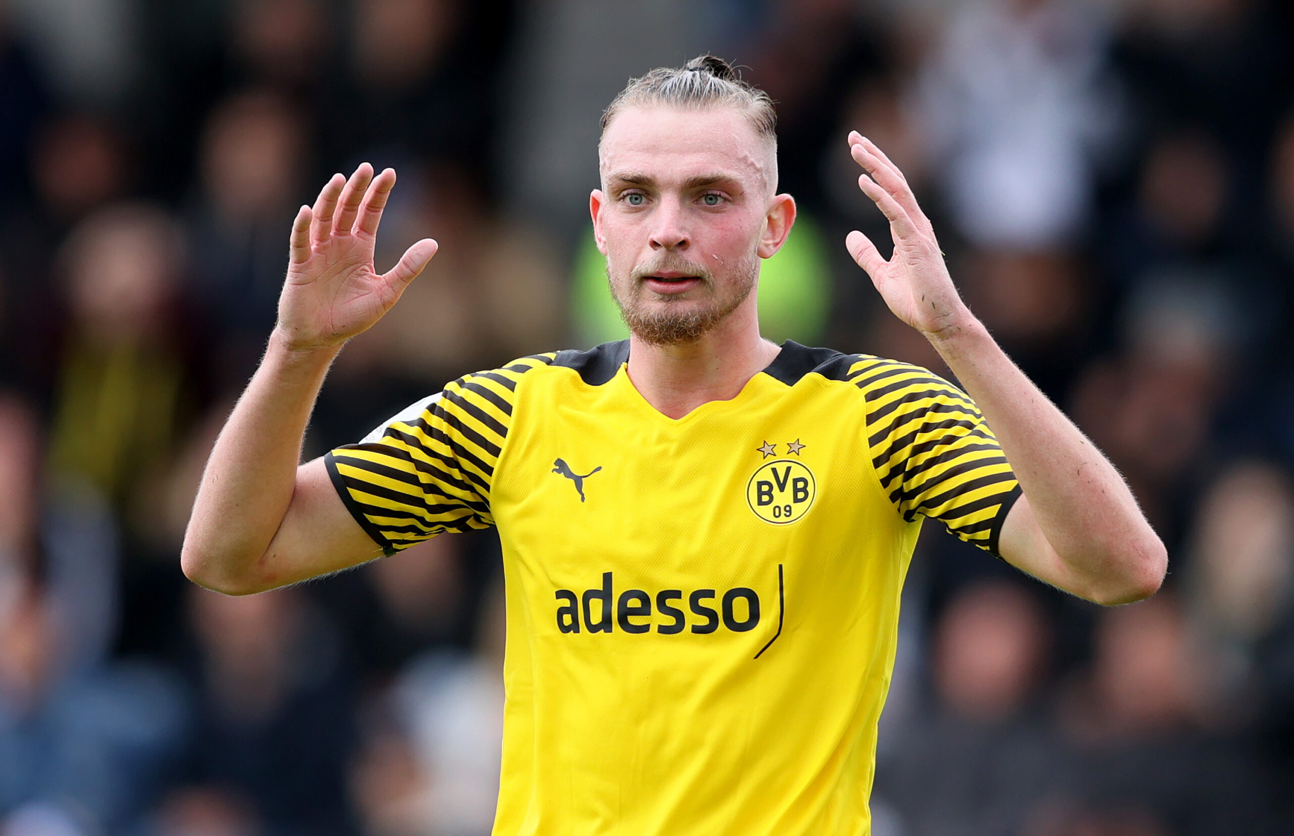 Bradley Fink, el juvenil que convocó Terzic ante la baja de Haller. Foto: Getty Images.