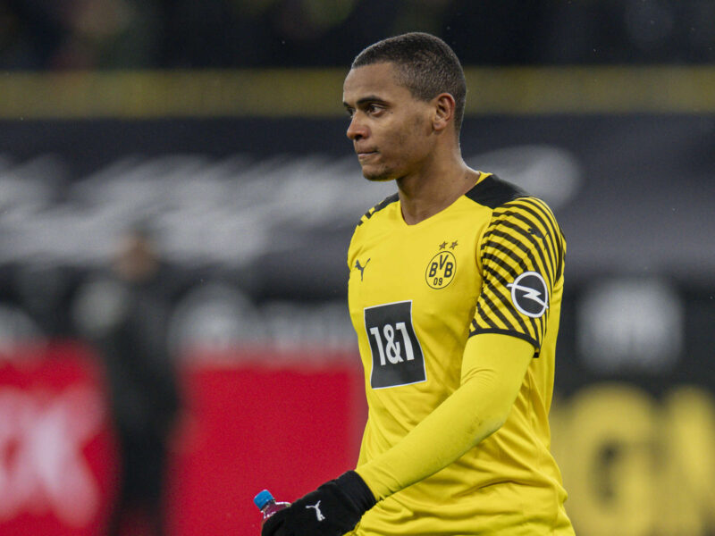 Manuel Akanji y otra posibilidad de salir de Dortmund. Foto: Getty Images.