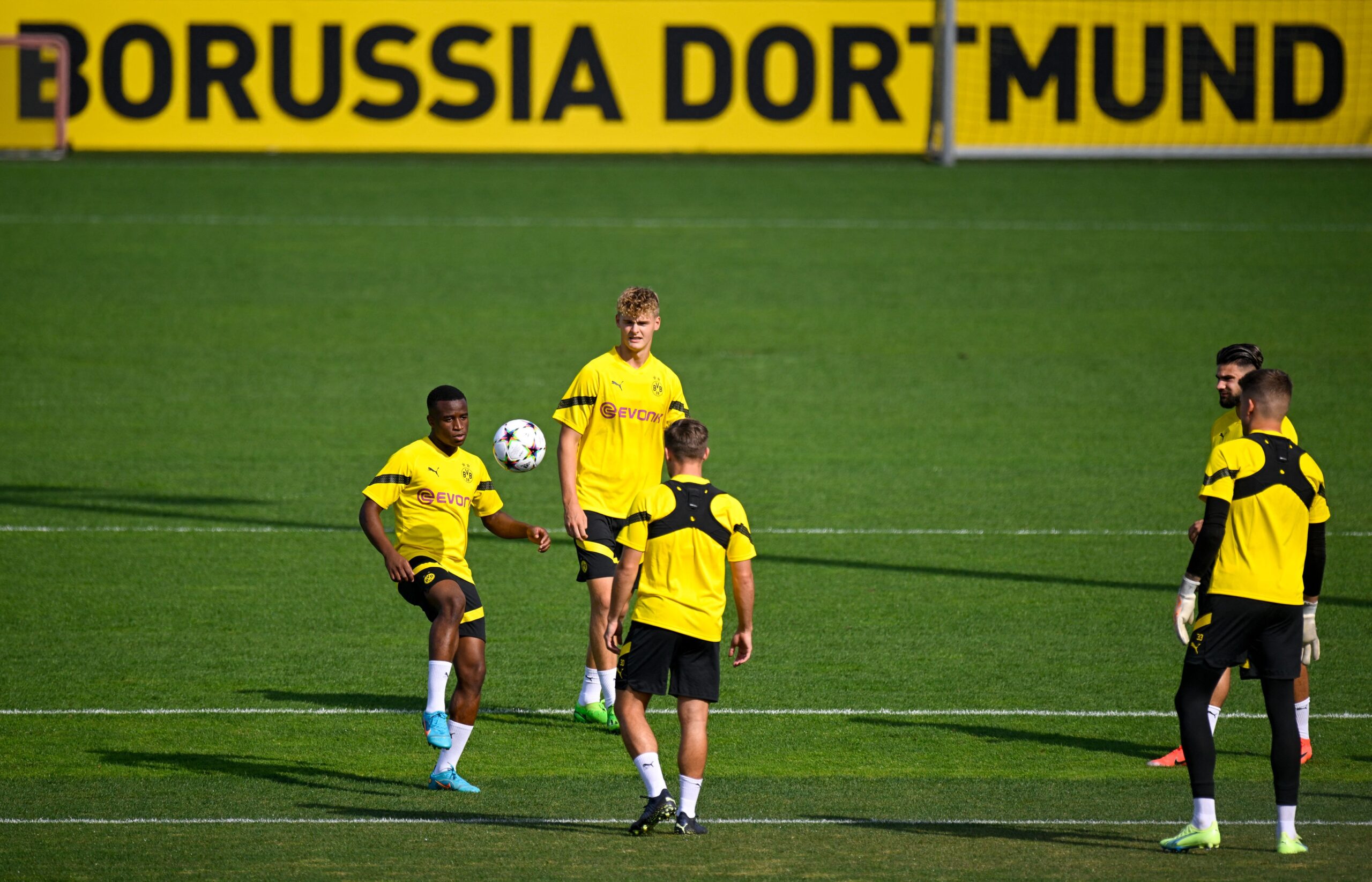 Borussia Dortmund recuperará tres jugadores claves cuando retorne el fútbol de clubes. Foto: Getty Images.