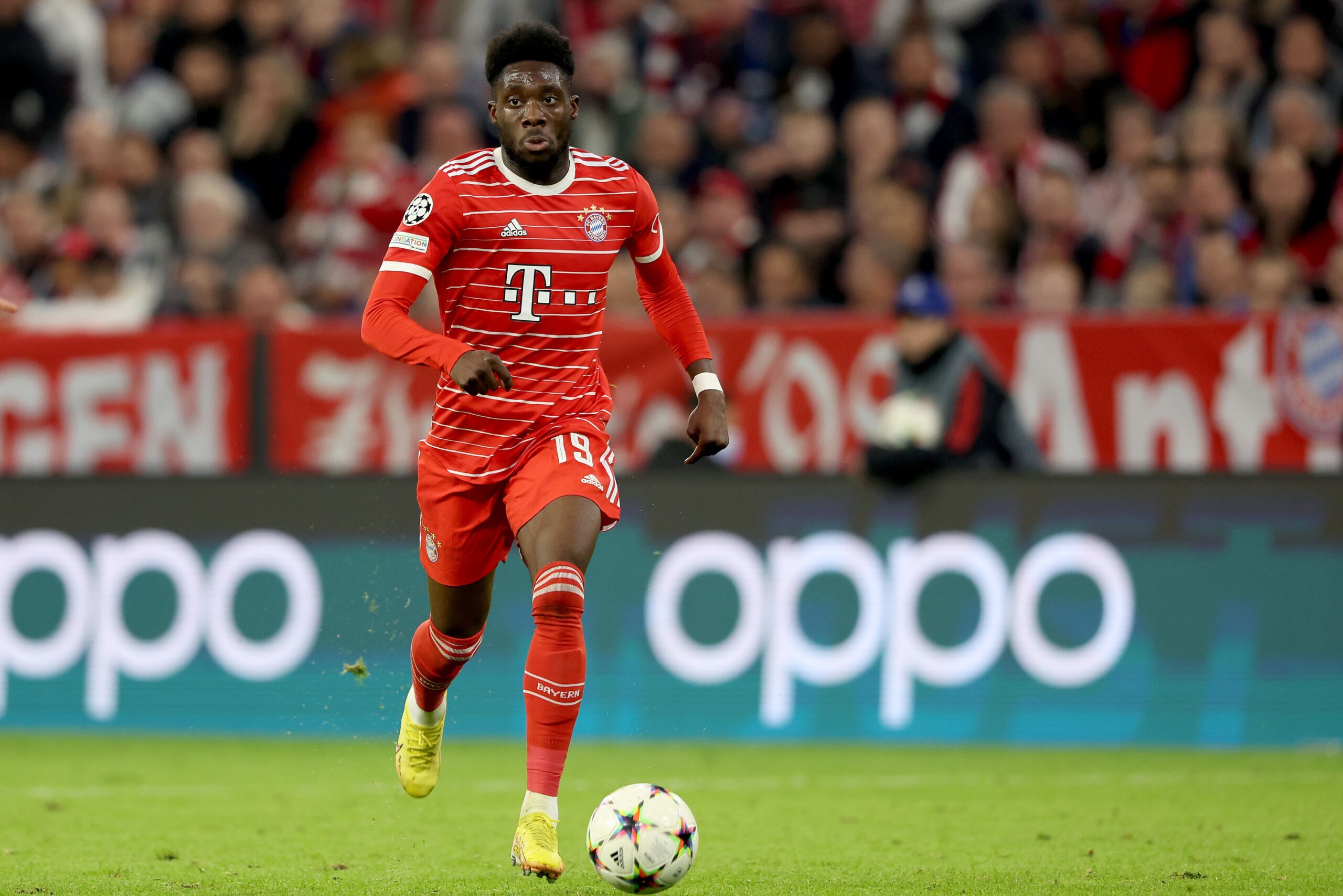 Alphonso Davies llegaría finalmente al Mundial pese a su reciente lesión. Foto: Getty Images