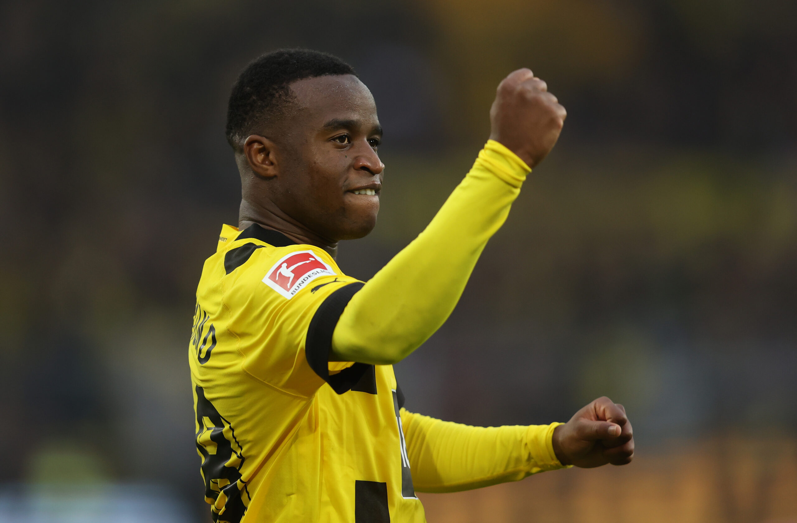 Youssoufa Moukoko niega haber rechazado la oferta de Borussia Dortmund para renovar su contrato. Foto: Getty Images.