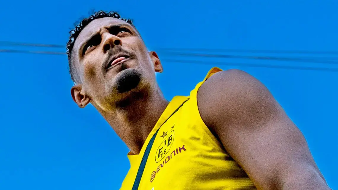 Sébastien Haller podría jugar frente a Sugsburg en el regreso de la Bundesliga.