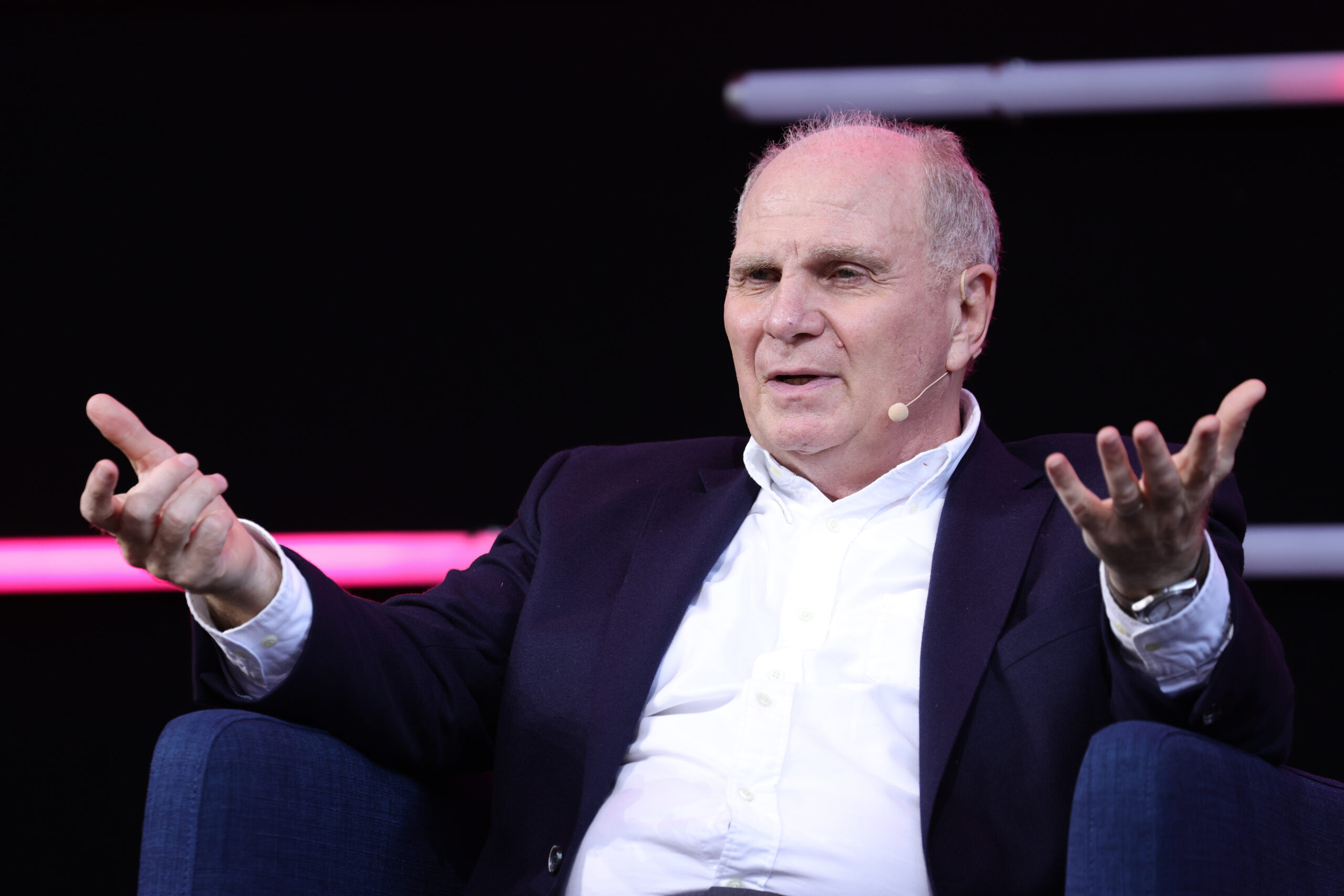 Uli Hoeness declaró que está totalmente a favor de abolir la regla del 50+1. Foto: Getty Images.