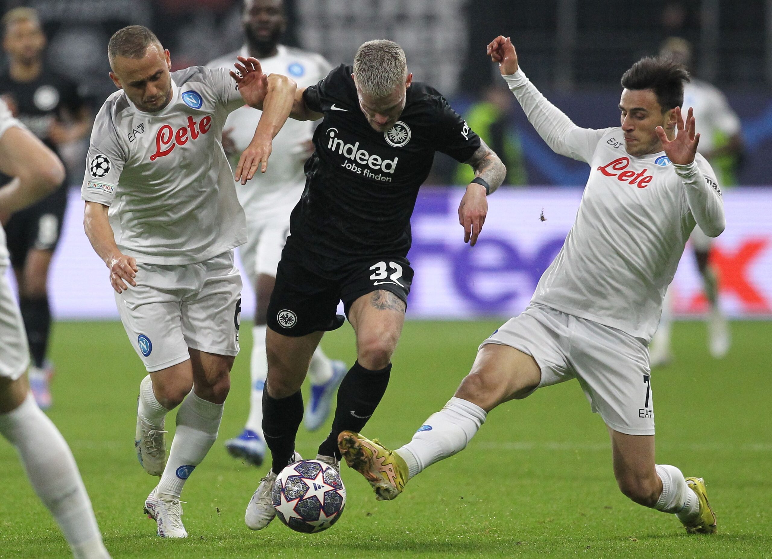 Napoli fue muy superior a un Eintracht Frankfurt que tirará de épica para remontar la eliminatoria. Foto: Getty Images