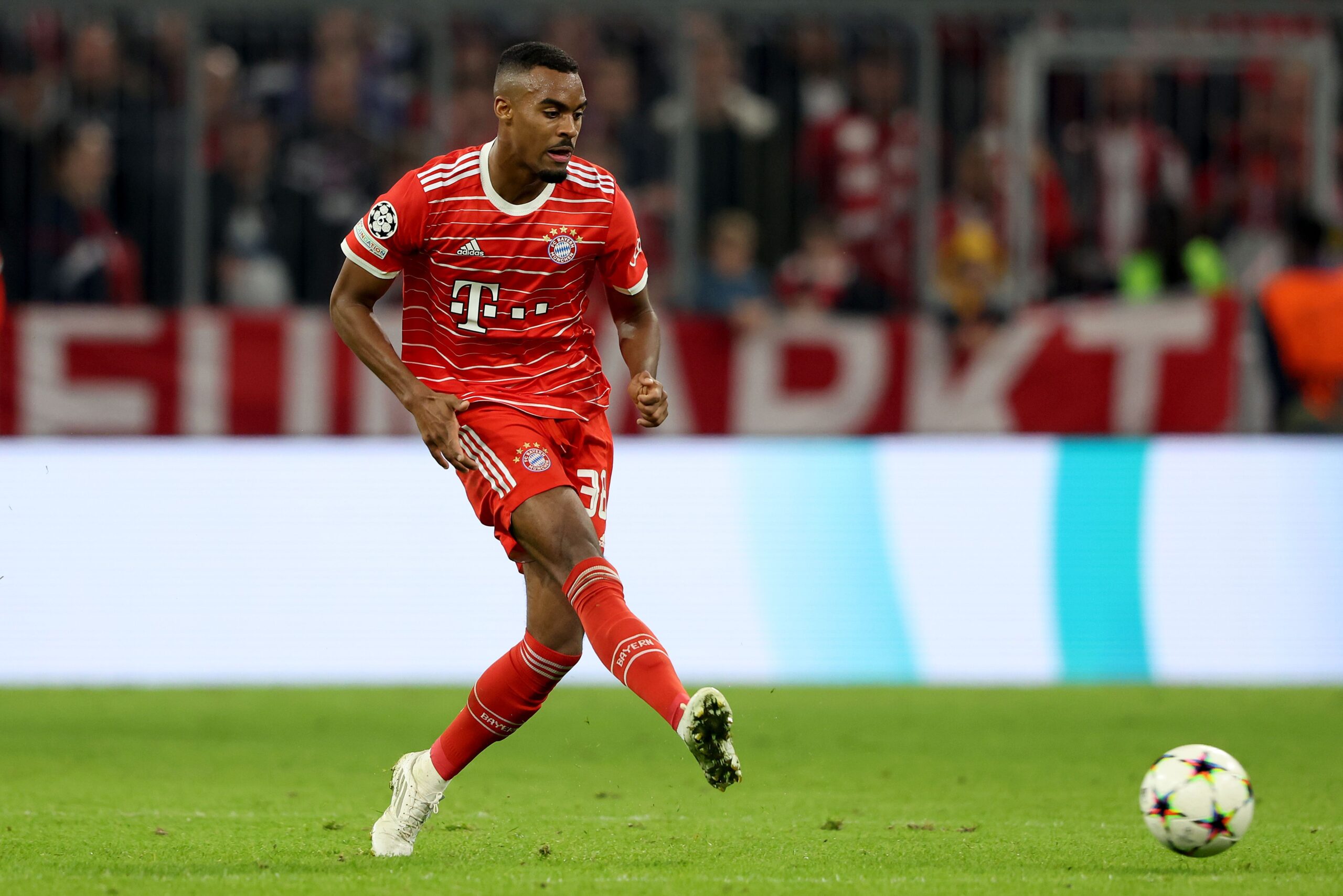 Liverpool irá a fondo por Gravenberch. Foto: Getty Images.