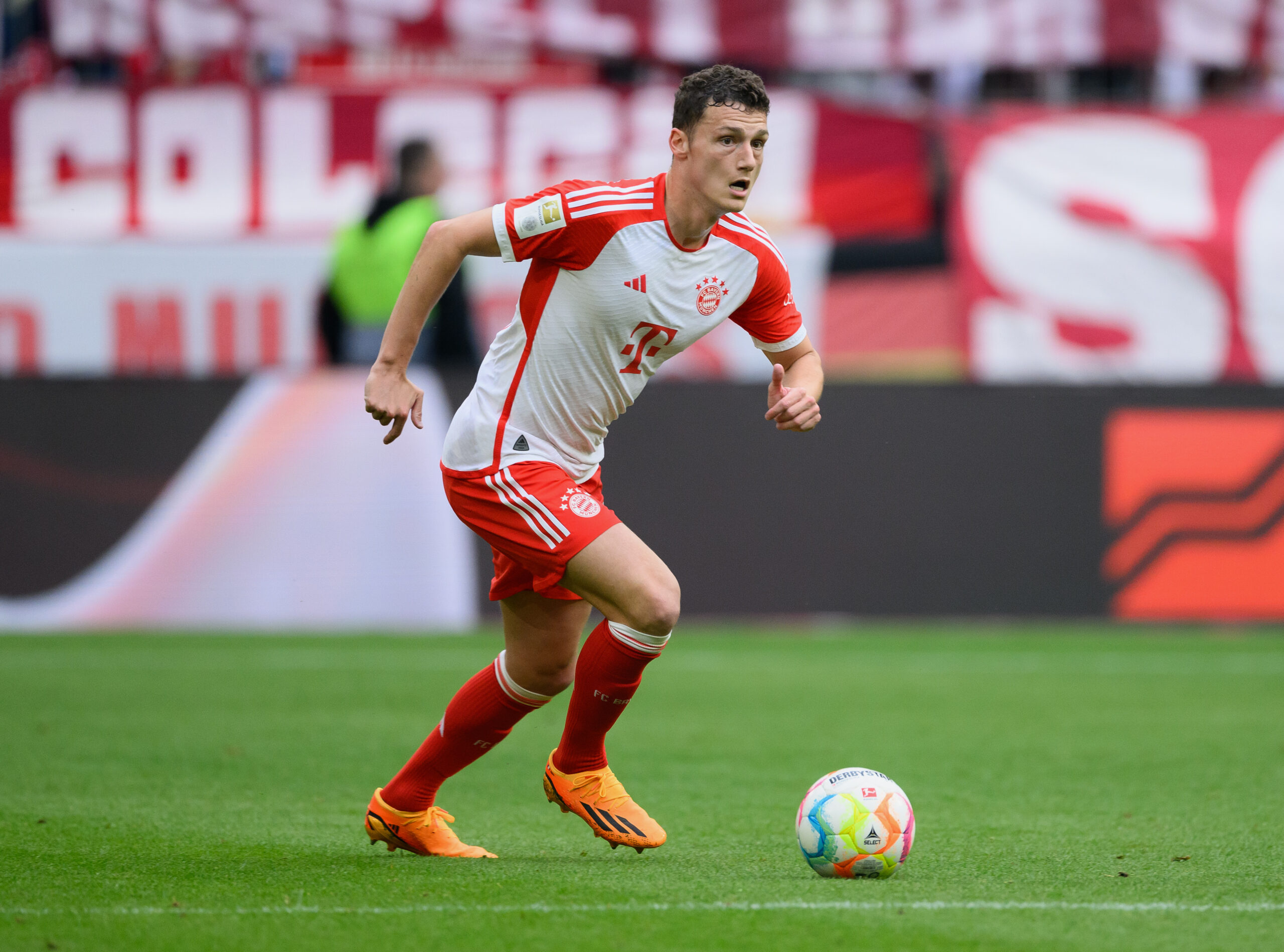 Pavard se acerca a Manchester City. Foto: Getty Images.