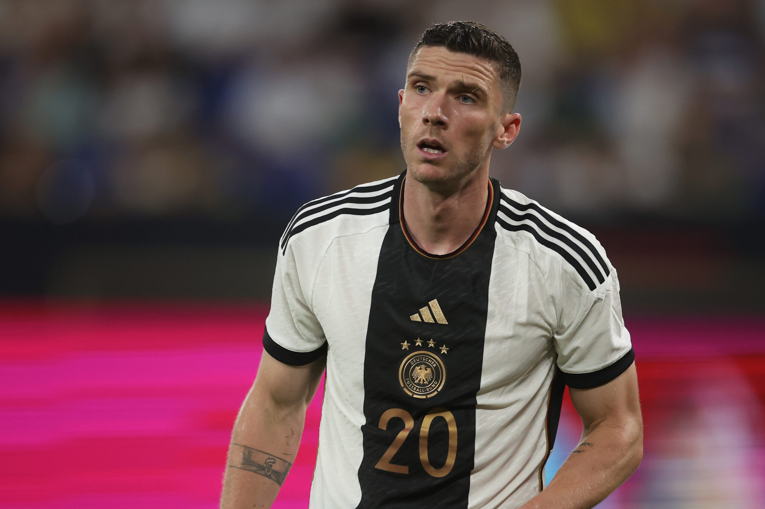 Robin Gosens permanecerá en la Serie A un año más con el Inter. Foto: Getty Images