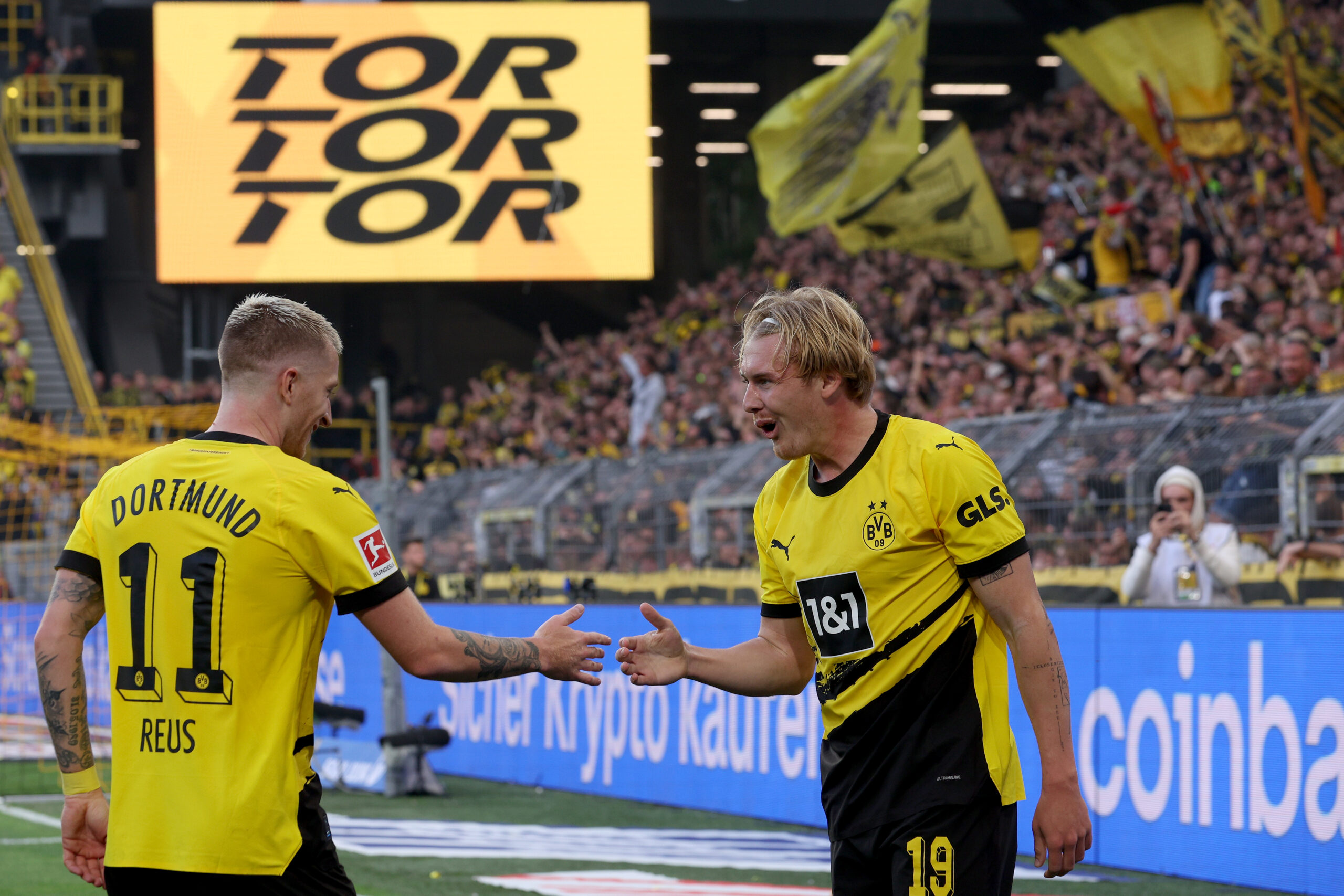 Julian Brandt y una gran conexión con Reus en Dortmund. Foto: Getty Images