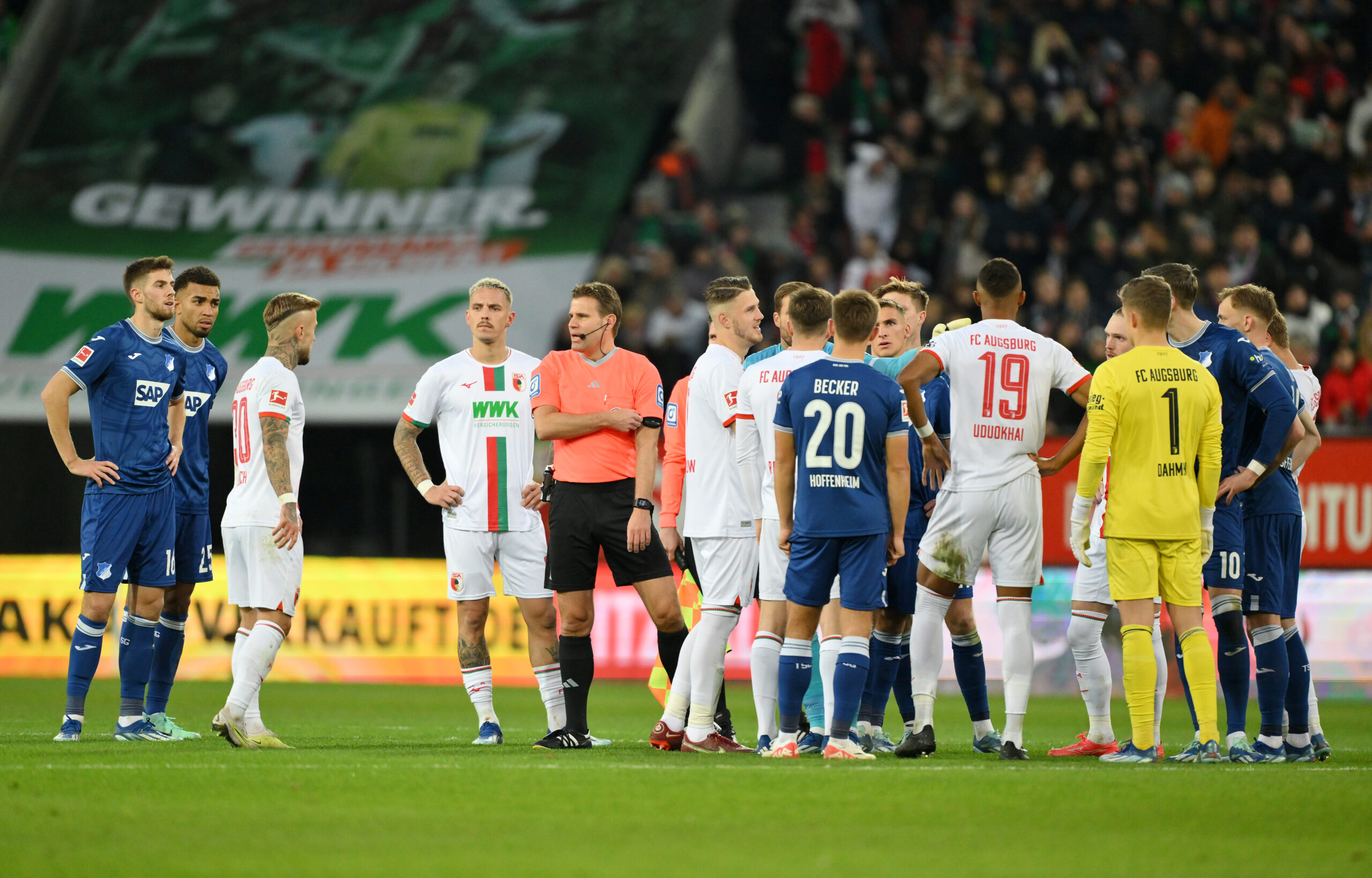 Heridos en un partido de la Bundesliga. Foto: Getty Images.