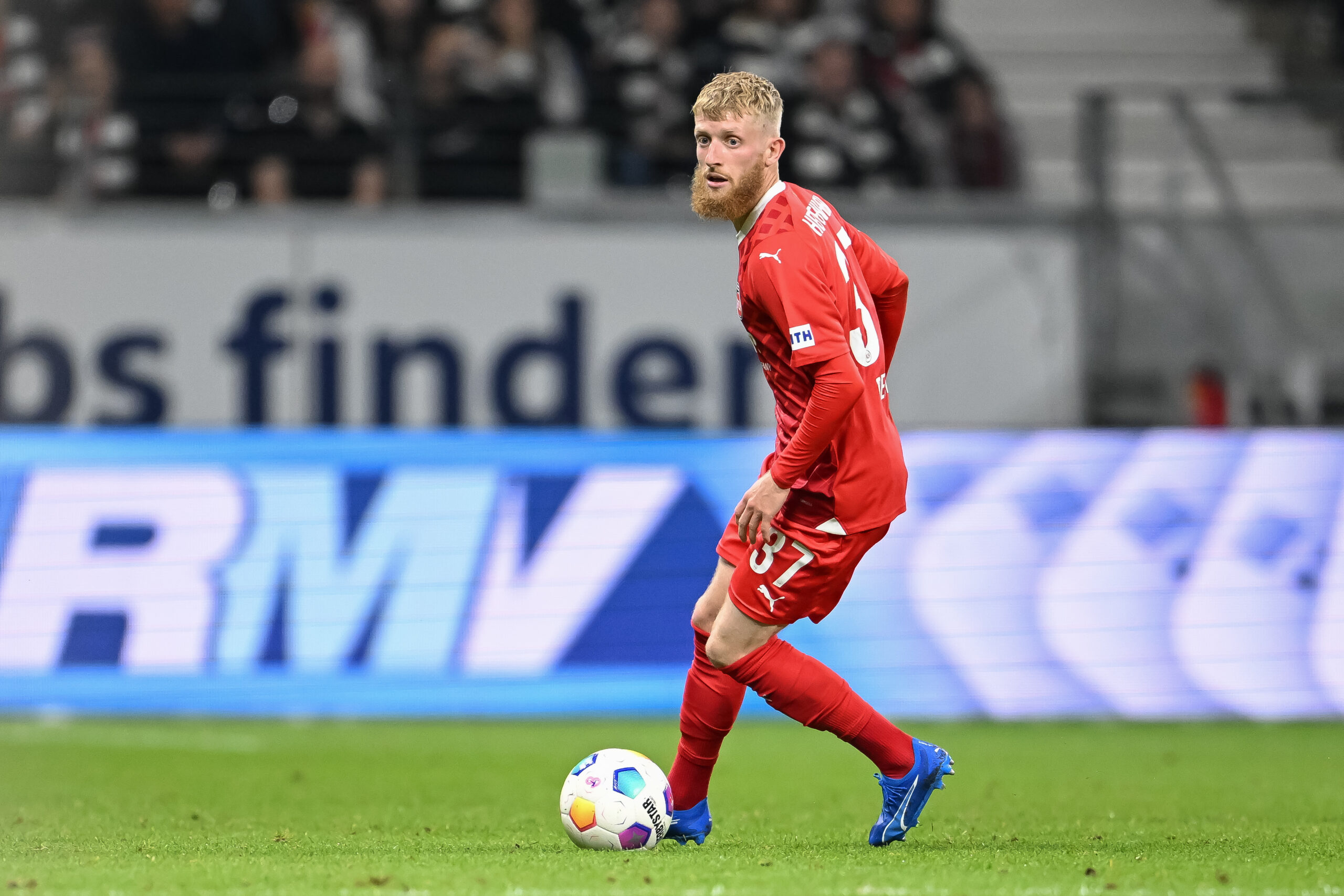 Beste, lateral sorpresa de la Bundesliga, es buscado por un grande de la Serie A. Foto: Getty Images.