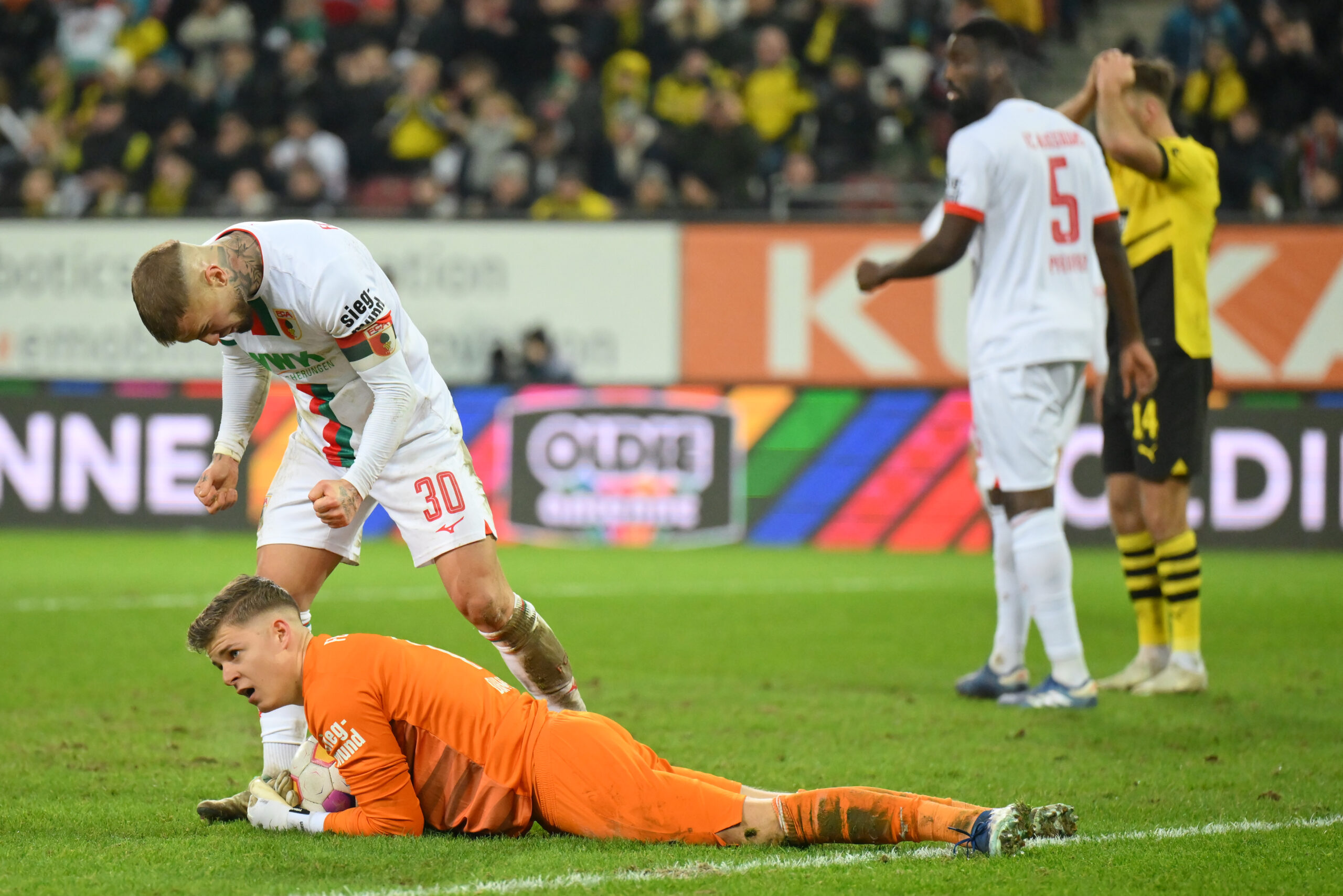 Finn Dahmen brilló para evitar la victoria de Borussia Dortmund en la Jornada 15 de Bundesliga. Foto: Getty Images