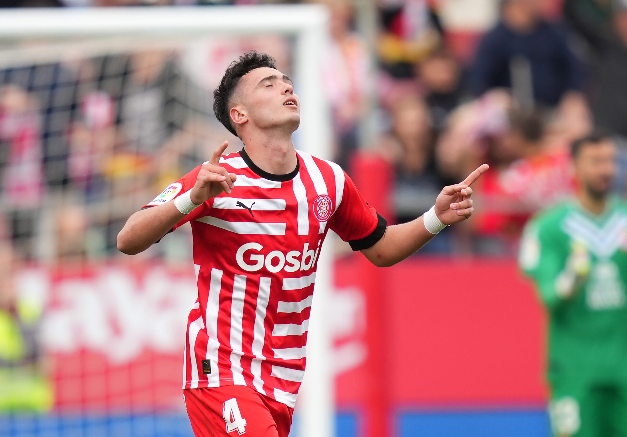 Arnau Martínez en la esfera de Bayern. Foto: Getty Images.