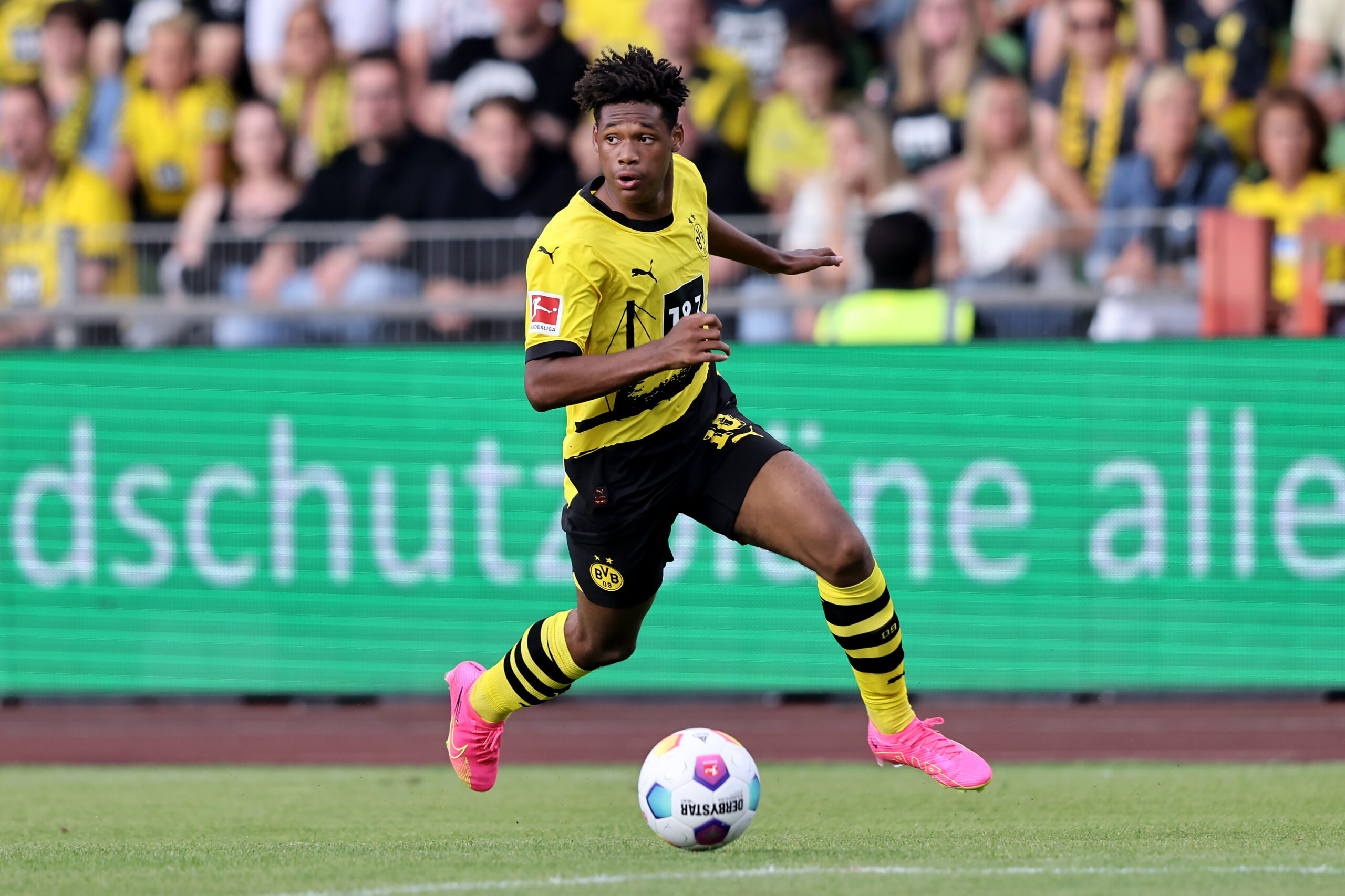 Dortmund quiere recuperar a Duranville. Foto: Getty Images.