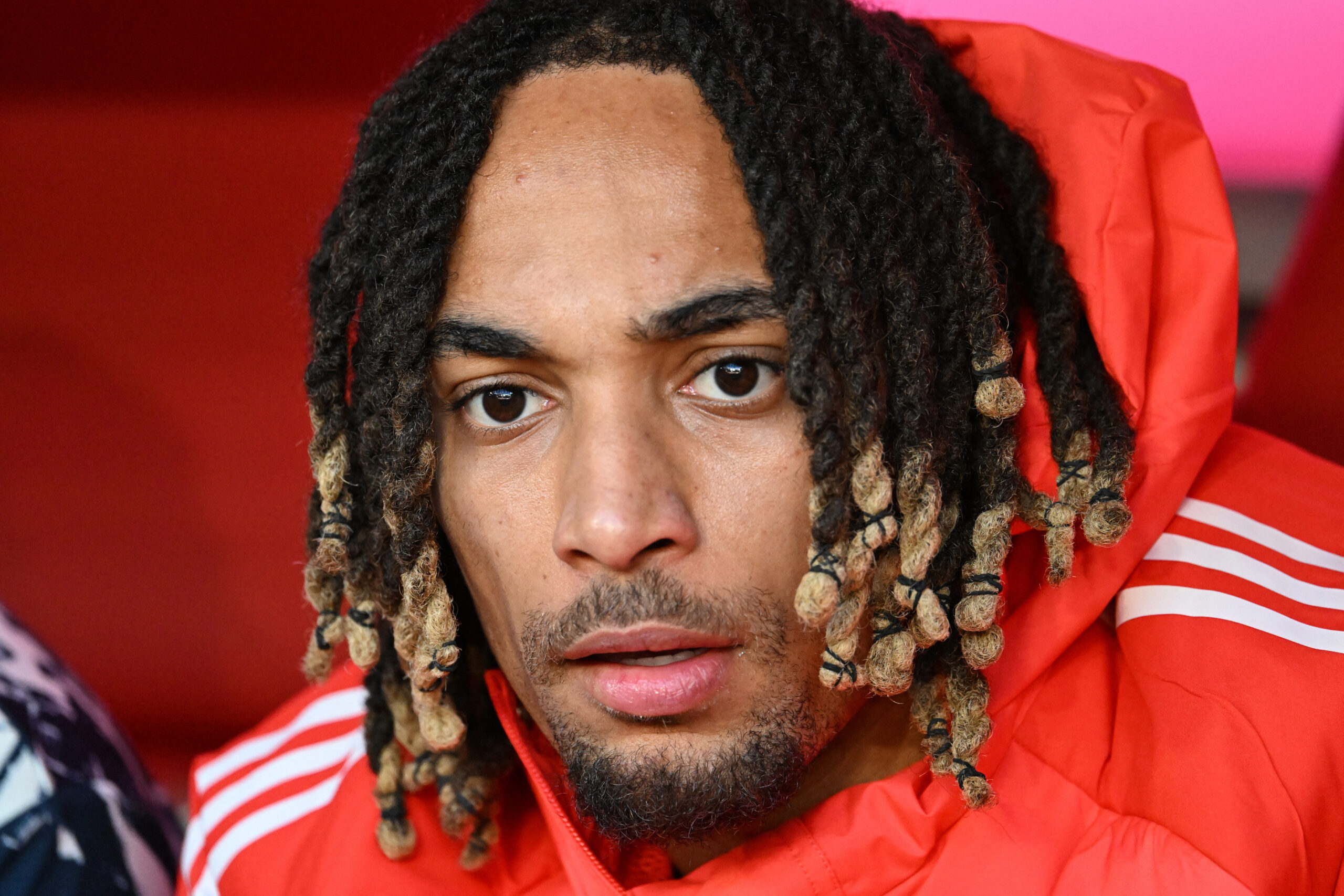 Sacha Boey vuelve a caer lesionado en FC Bayern. Foto: Getty Images