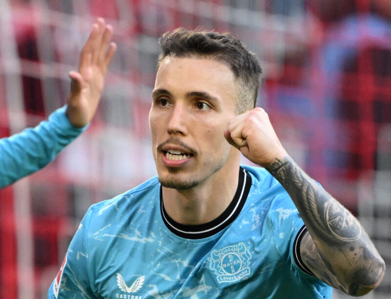 Grimaldo se quedaría en Bayer Leverkusen. Foto: Getty Images.