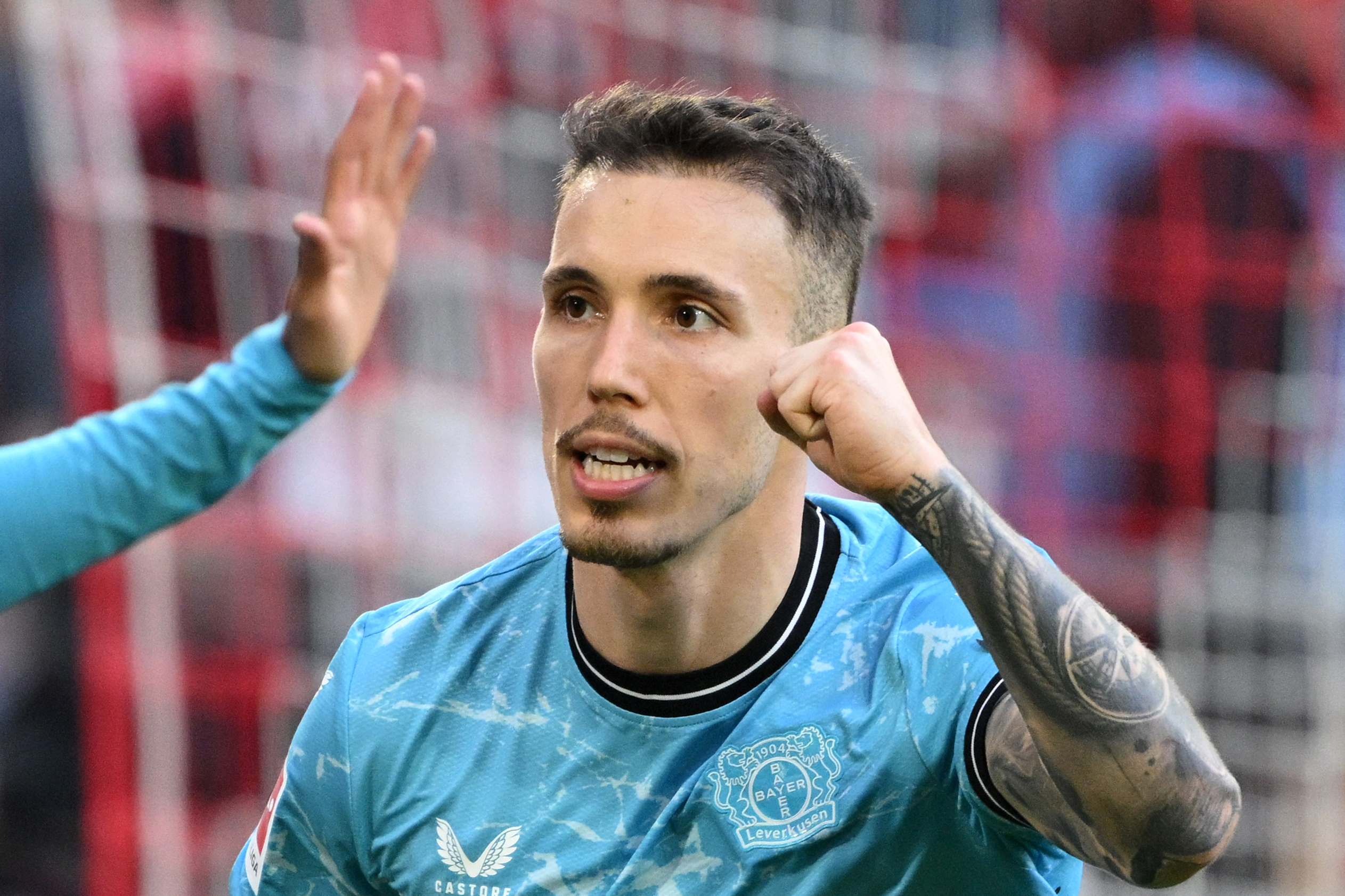 Grimaldo se quedaría en Bayer Leverkusen. Foto: Getty Images.