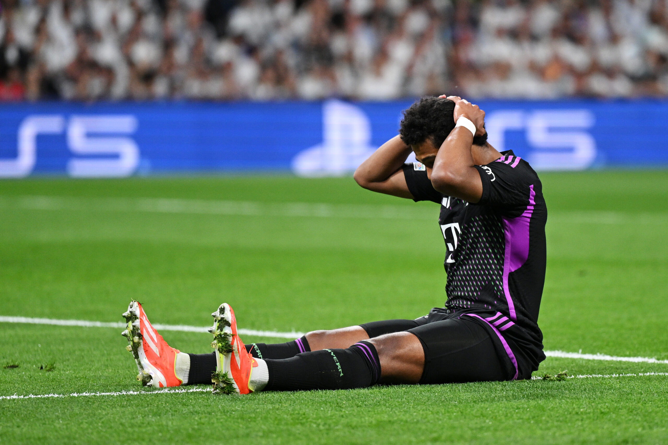 Gnabry podría estar fuera de Bayern. Foto: Getty Images.