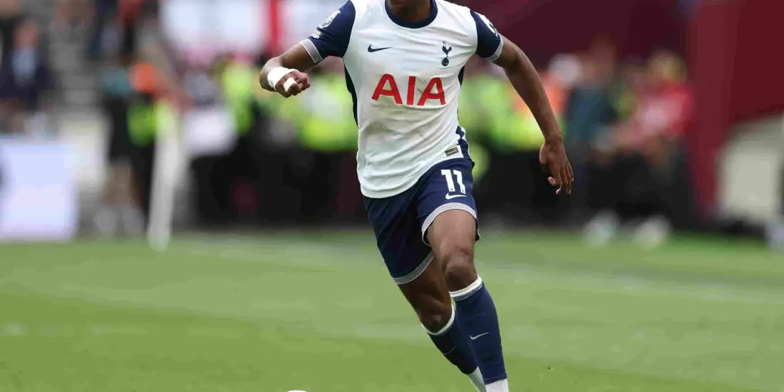 Mathys Tel podría quedarse en Tottenham. Foto: Getty Images.