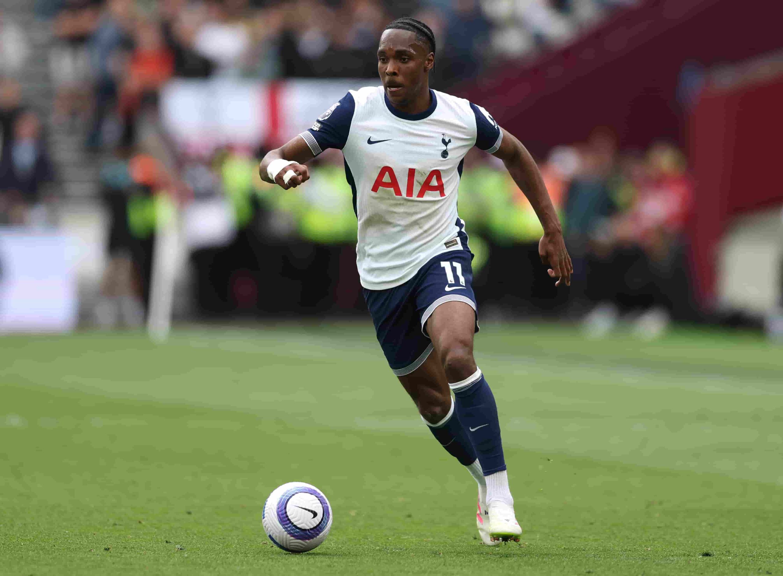 Mathys Tel podría quedarse en Tottenham. Foto: Getty Images.