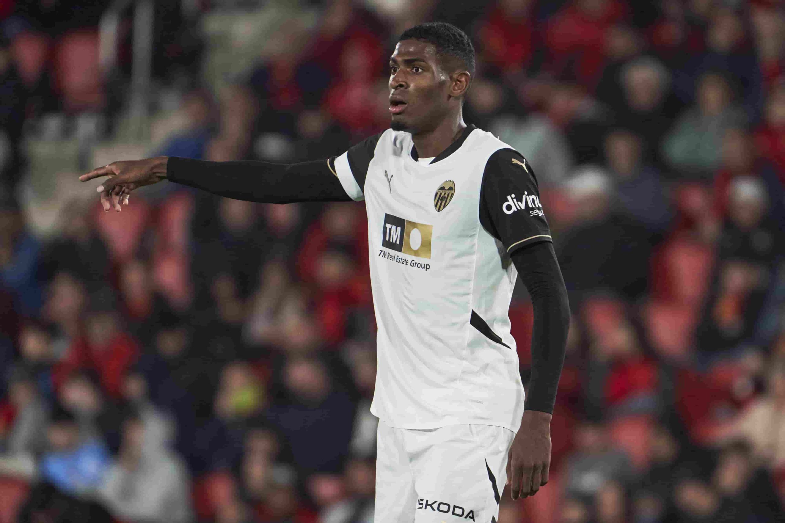 Leipzig mira hacia Mosquera. Foto: Getty Images.