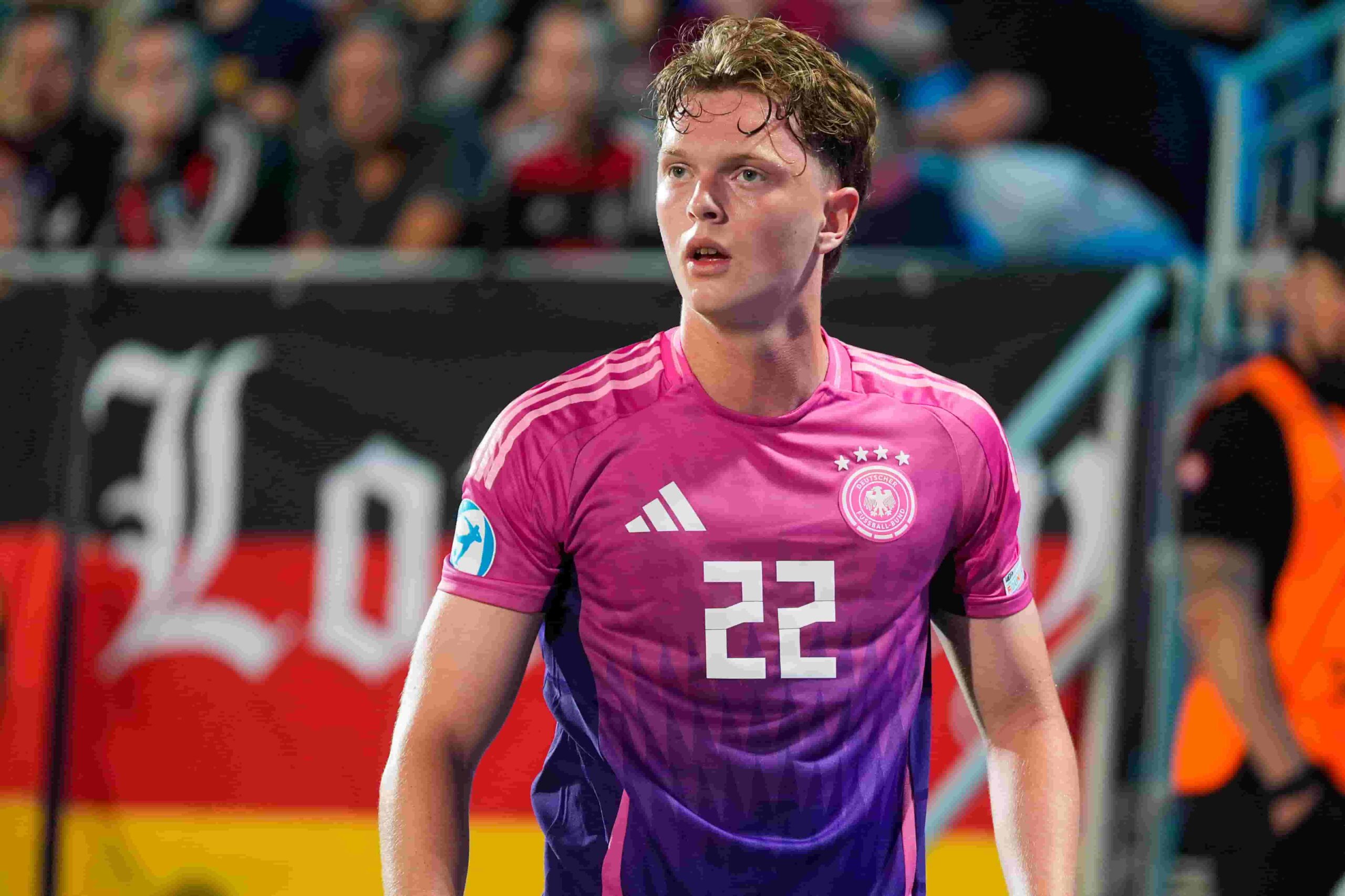 Hamburger mira a Bayern. Foto: Getty Images.