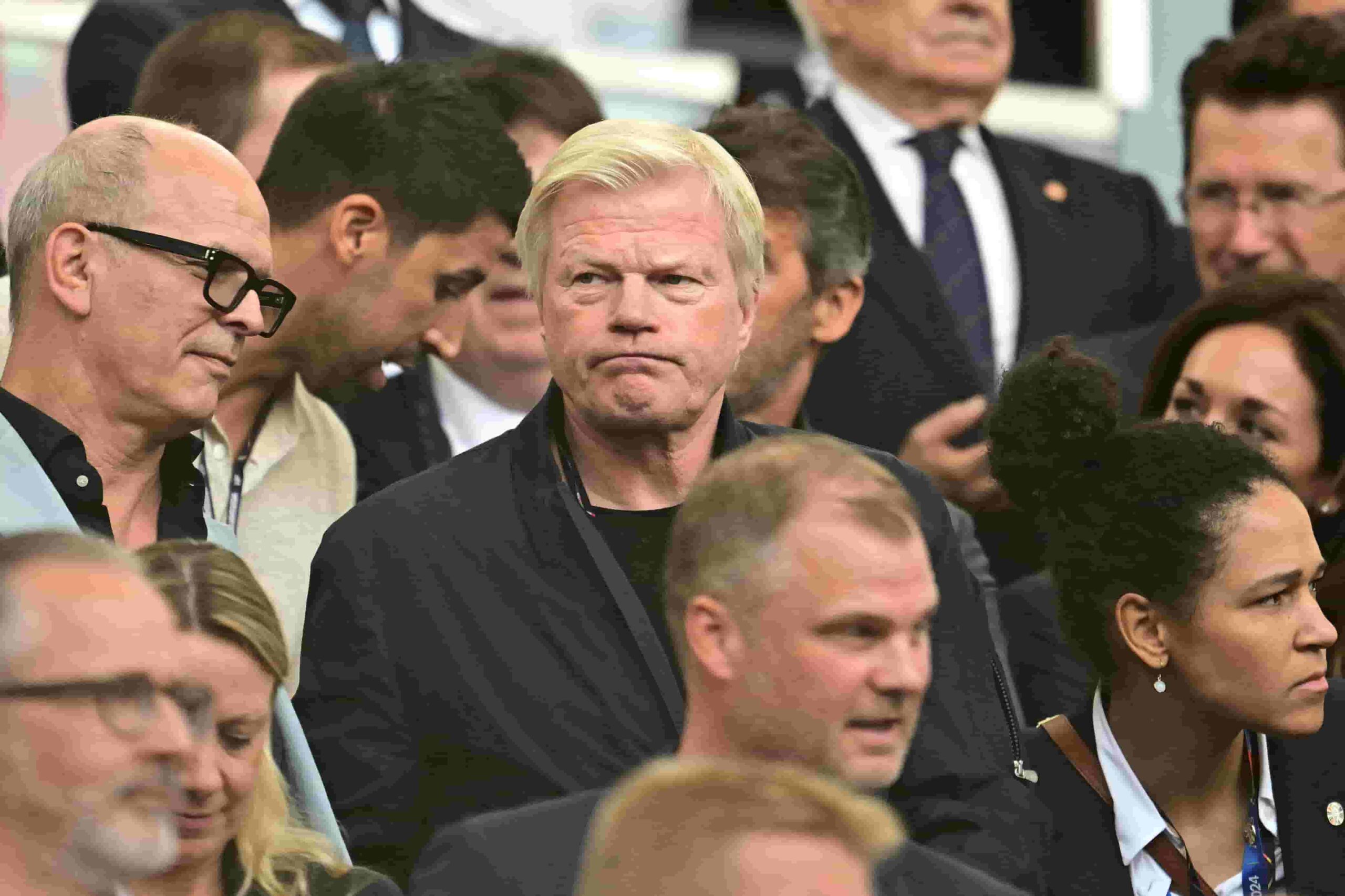 Oliver Kahn contra todos. Foto: Getty Images.